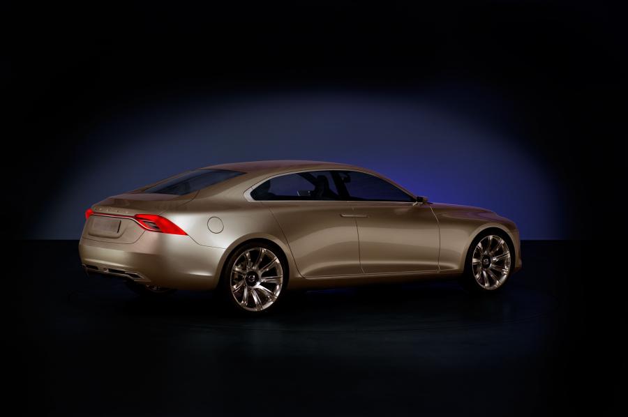  Volvo Concept Universe 2011 года  (фото 18 из 29)